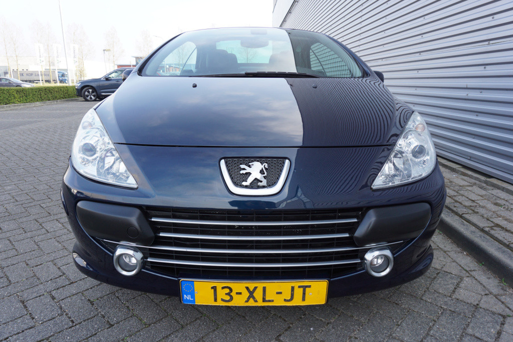 Peugeot 307 cc 2.0-16v climate / cruise controle / leder / nap