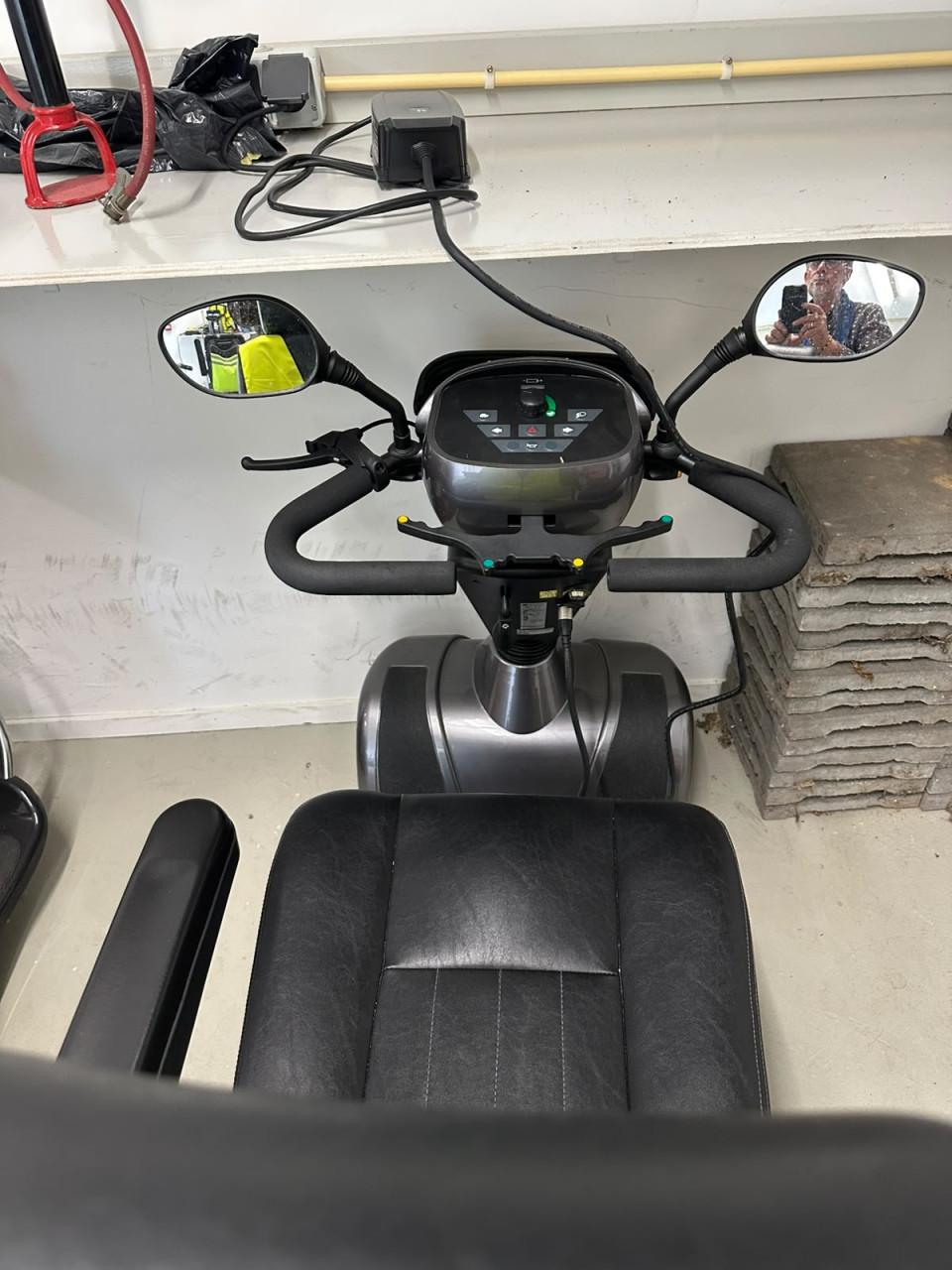 Scootmobiel Sterling S425