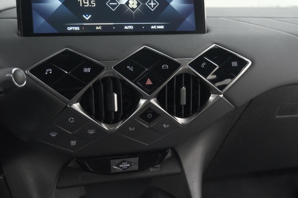 Ds Ds 3 crossback puretech 100 montmartre | parkeersensoren | apple carplay