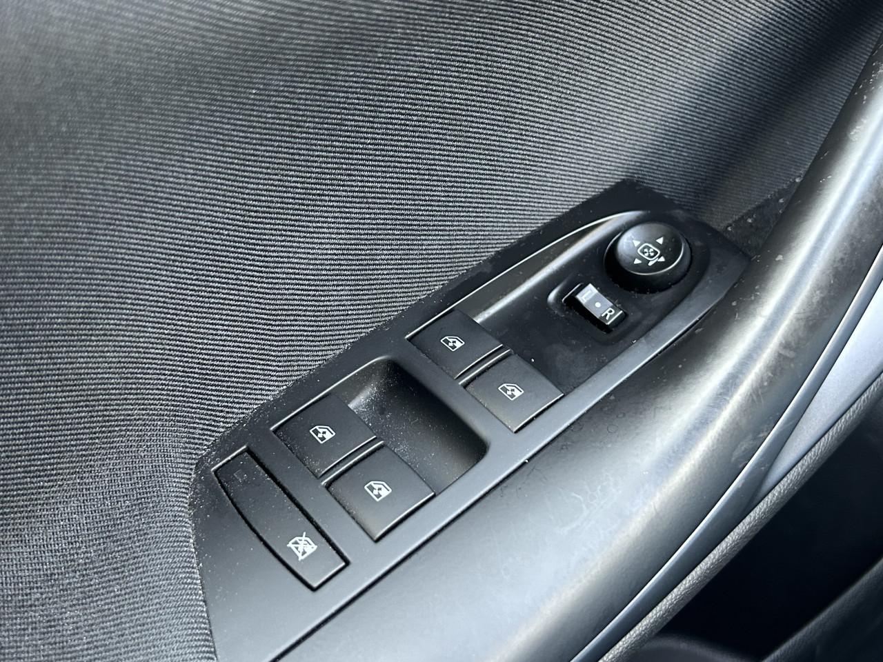 Opel Astra  2015 / 26000 Km /PDC /Airco