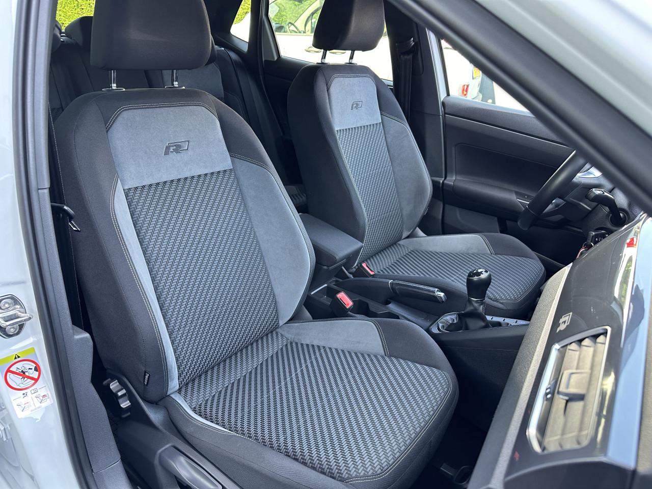 Volkswagen Polo - 1.0 TSI 2x R-Line | App-Connect | Climate control