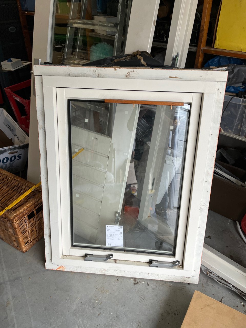 Hardhouten raamkozijn met dubbel glas