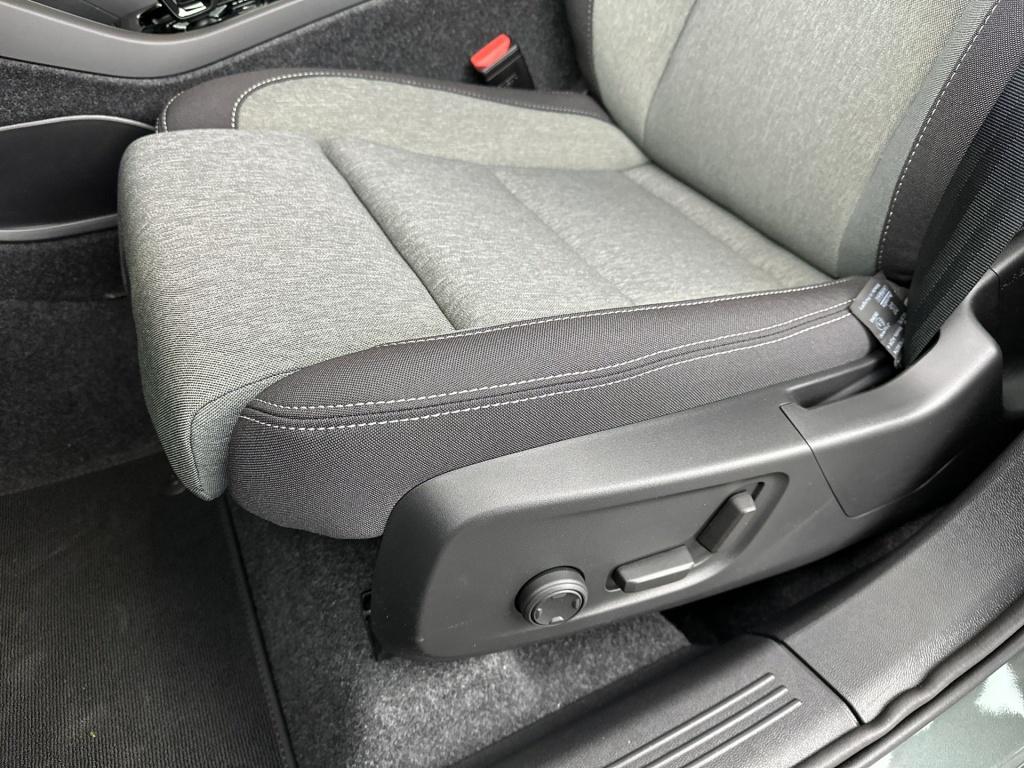 Volvo XC40 b4 204pk plus dark| 360camera| elek.stoelen| h&k sound|