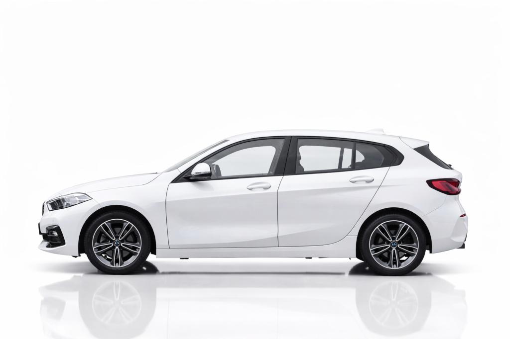 BMW 1 Serie 118i sport line | stoelverwarming | apple carplay | android aut