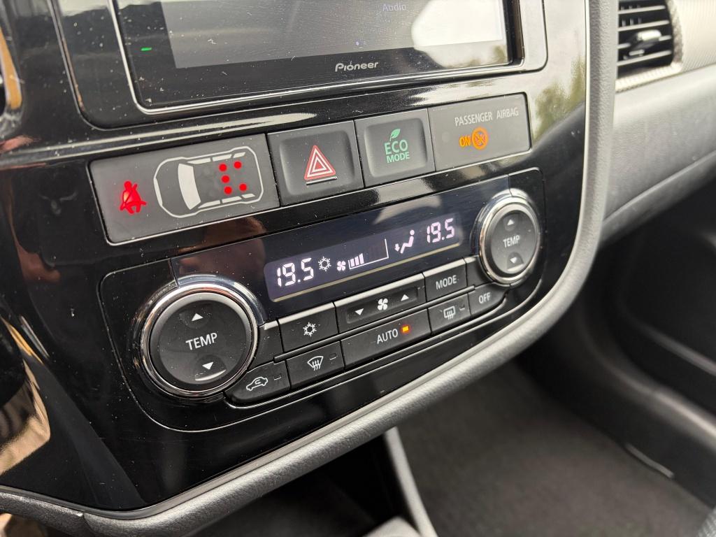 Mitsubishi Outlander 2.0 instyle | 7 peroons | trekhaak