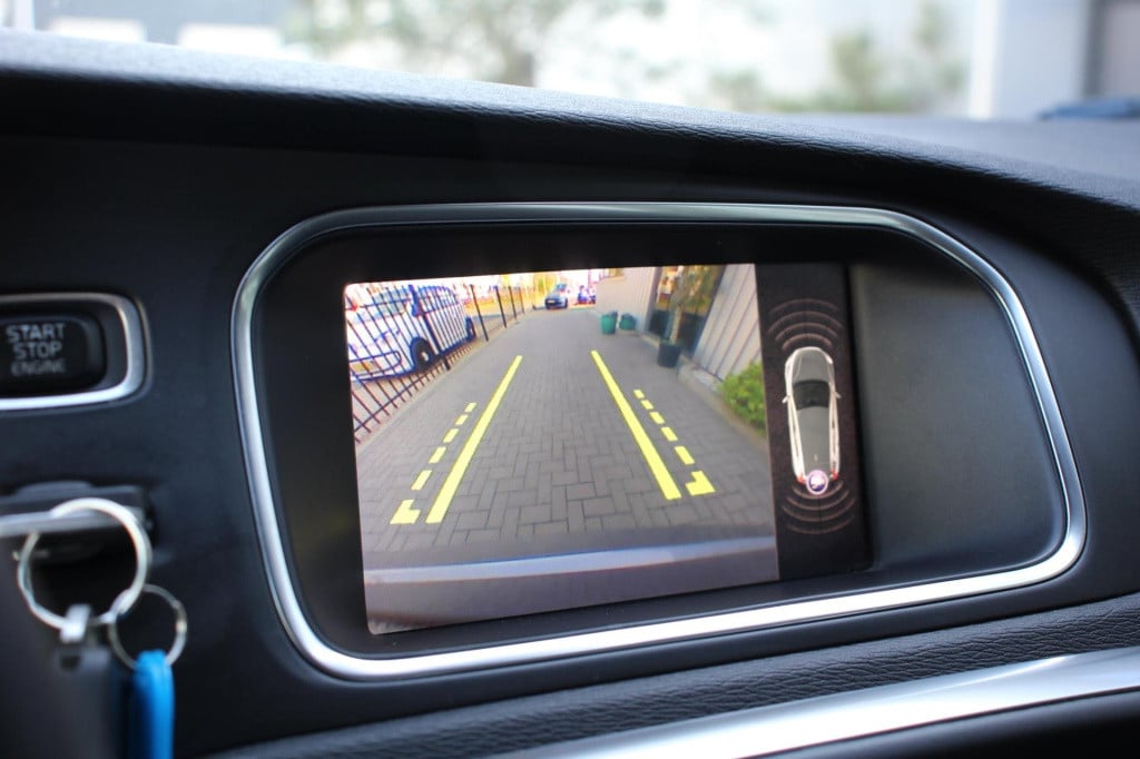Volvo V40 1.5 t2 momentum automaat - pdc rondom + camera - full led - navi 