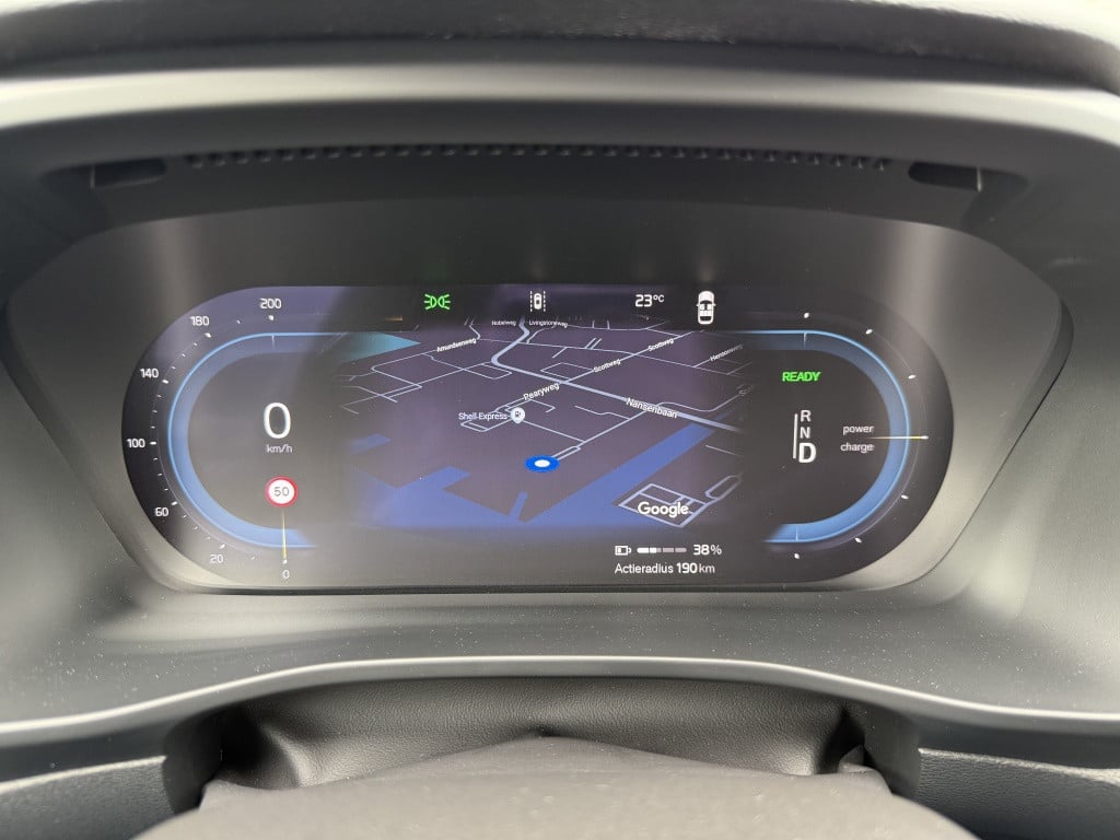Volvo C40 extended plus 82 kwh | trekhaak| pano| achteruitrijcamera| stoel