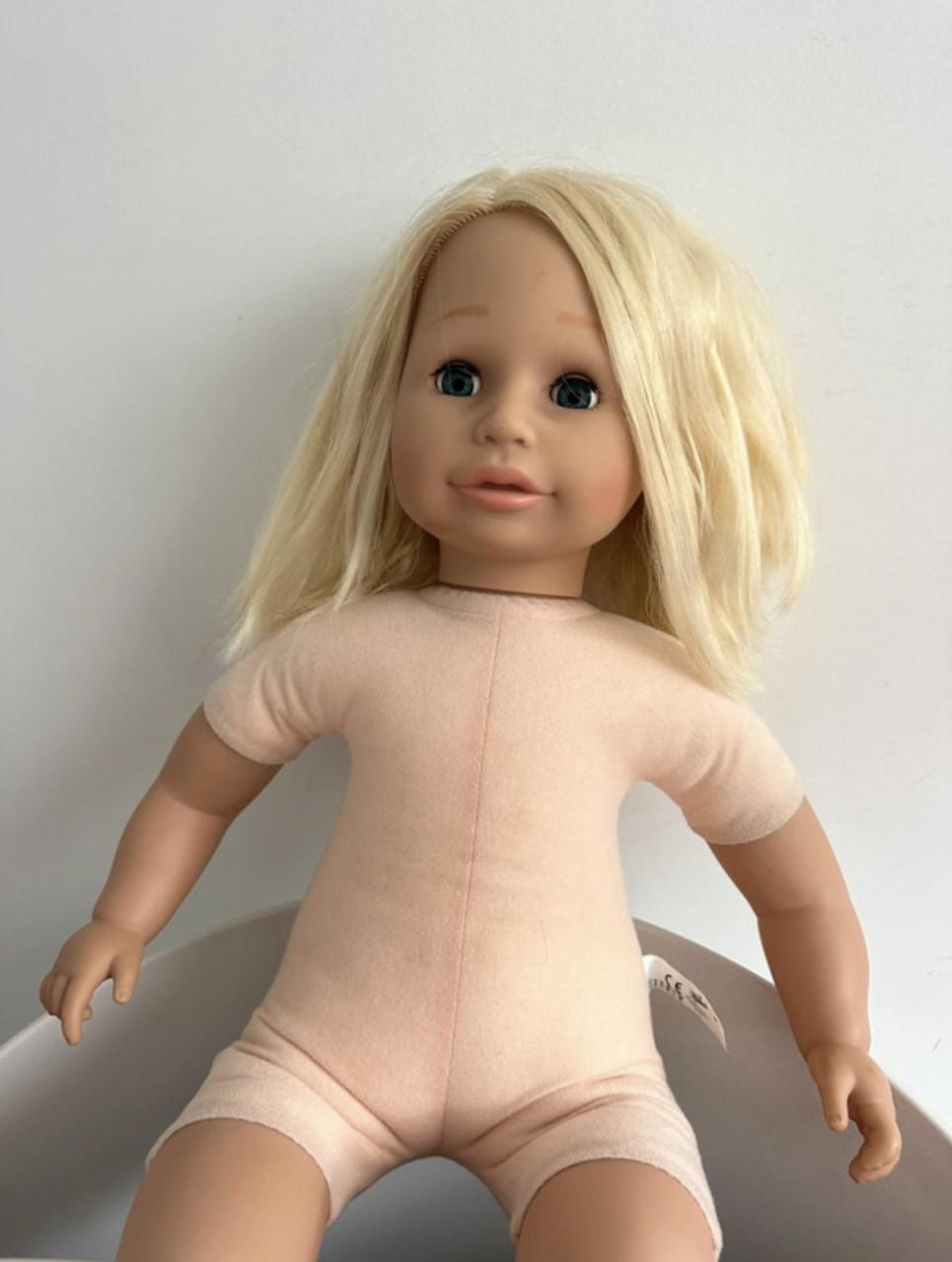 Pop Sally - meisjes pop met blond haar