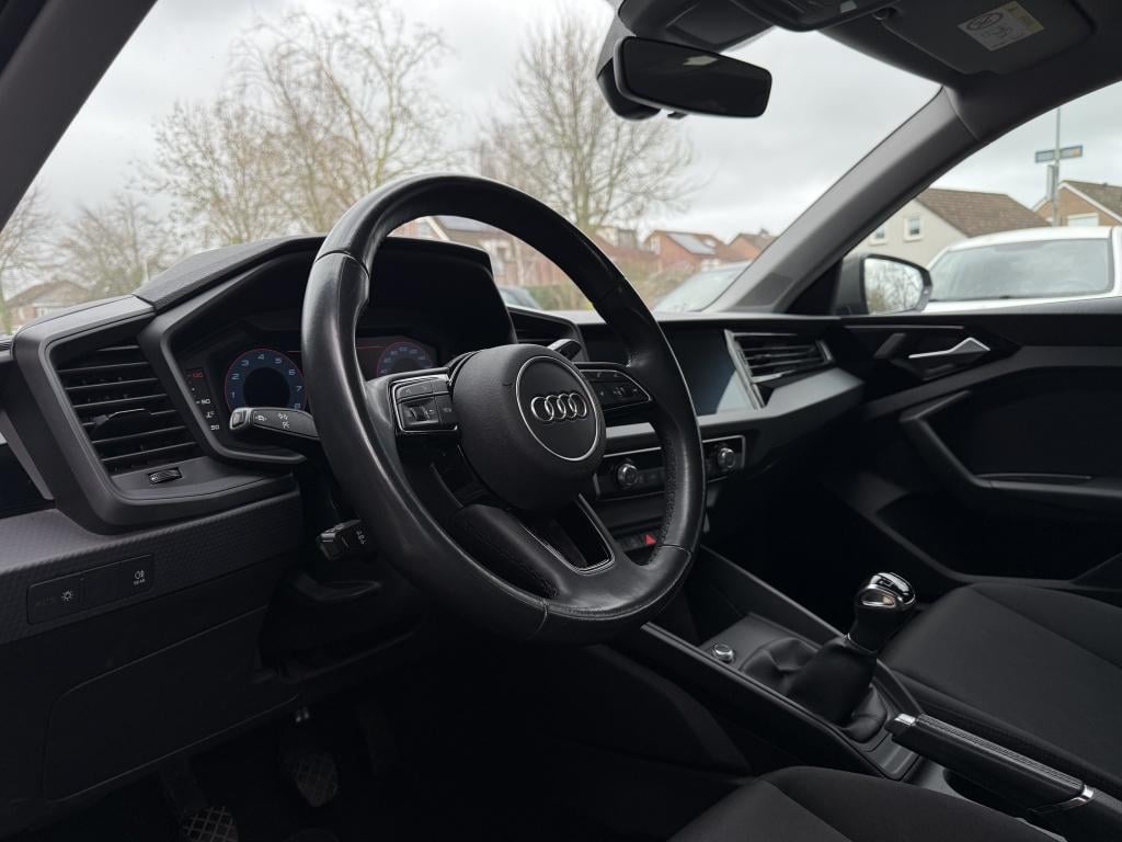 Audi A1 Sportback 30 tfsi pro // s-line exterieur //