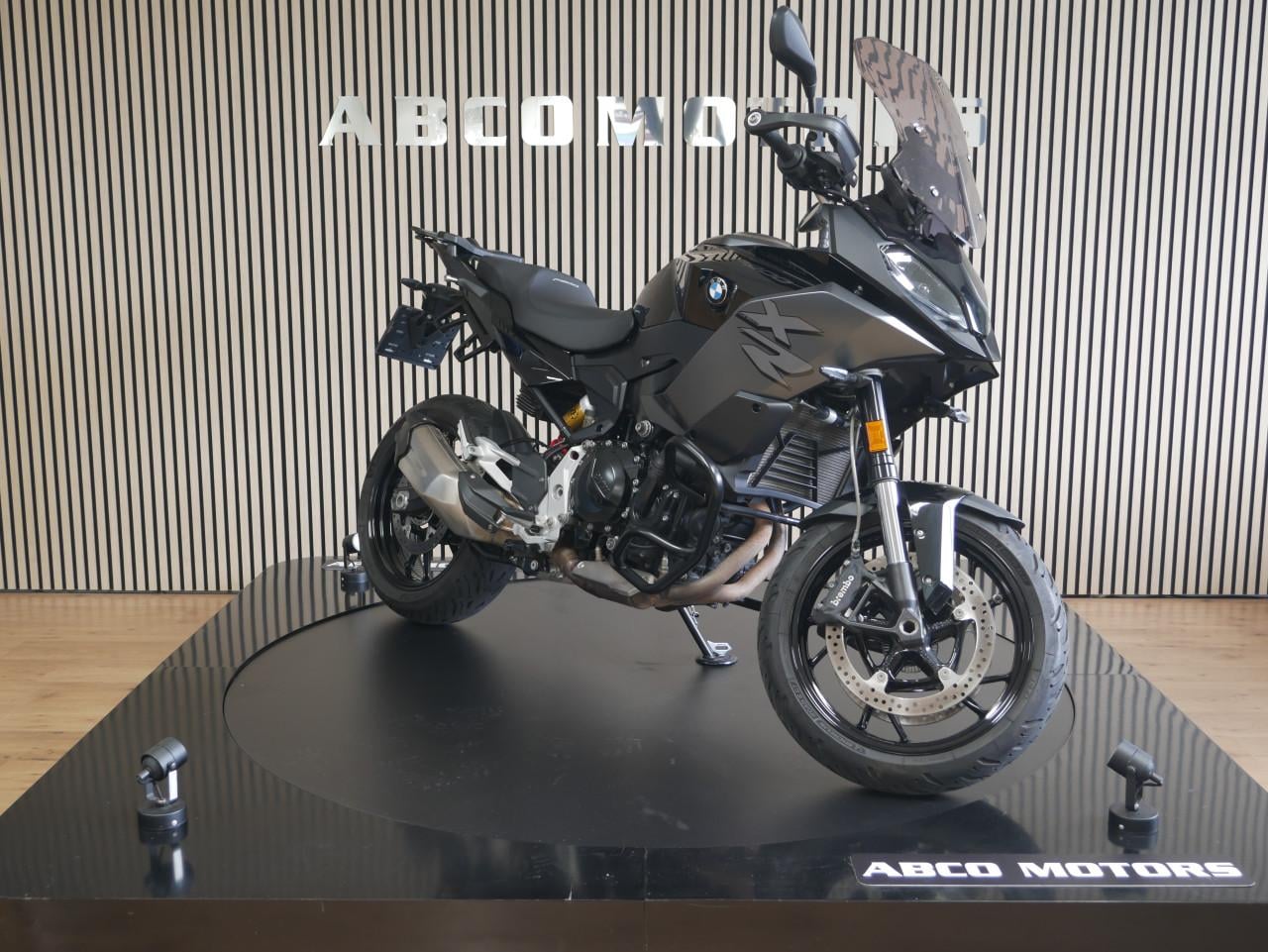 BMW F 900 XR Triple Black