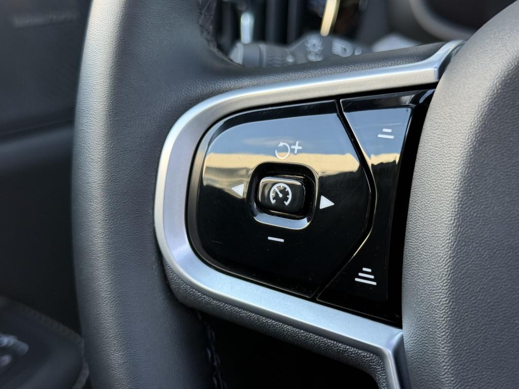 Volvo V60 t6 398pk recharge r-design| panodak| adap.cruise| 360camera| sty