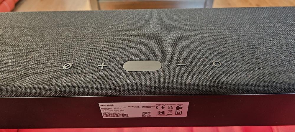 Samsung soundbar HW-Q950A met achterspeakers en subwoofer