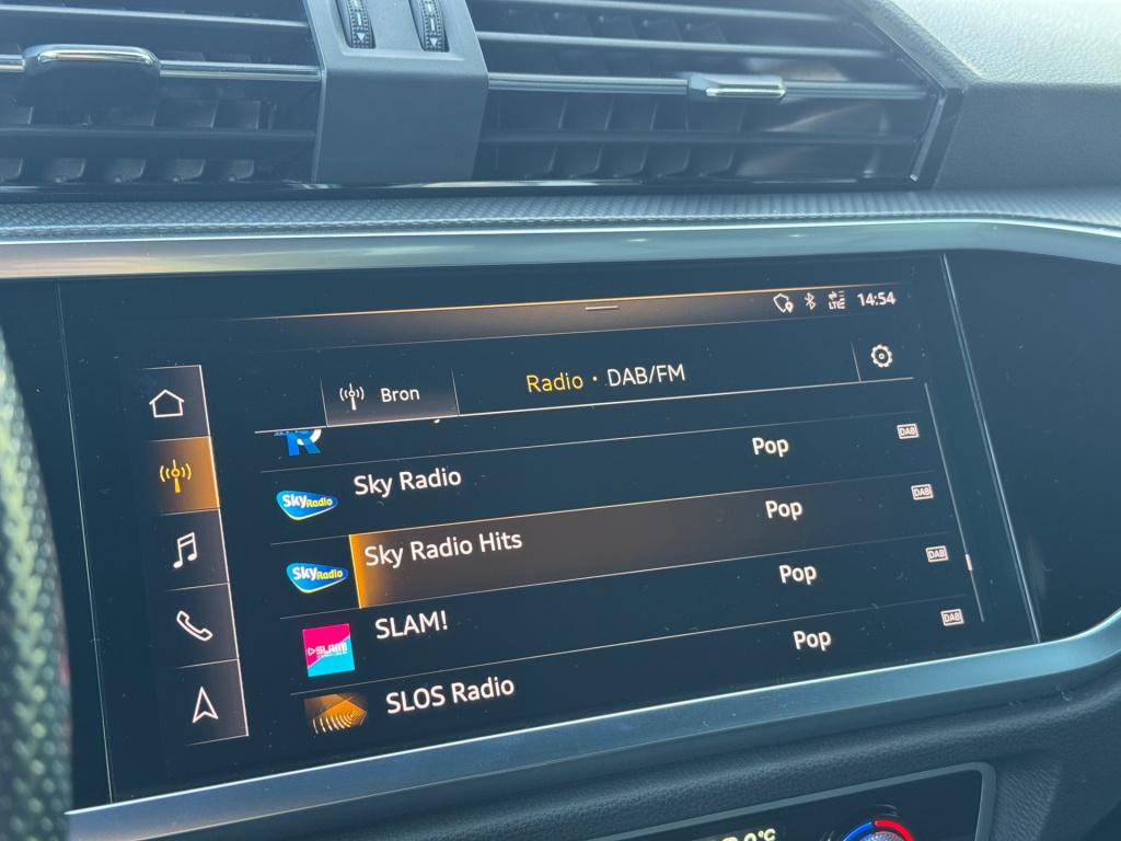 Audi Q3 sportback 35 tfsi s-line 3x * matrix led * black pack * stoelverwar