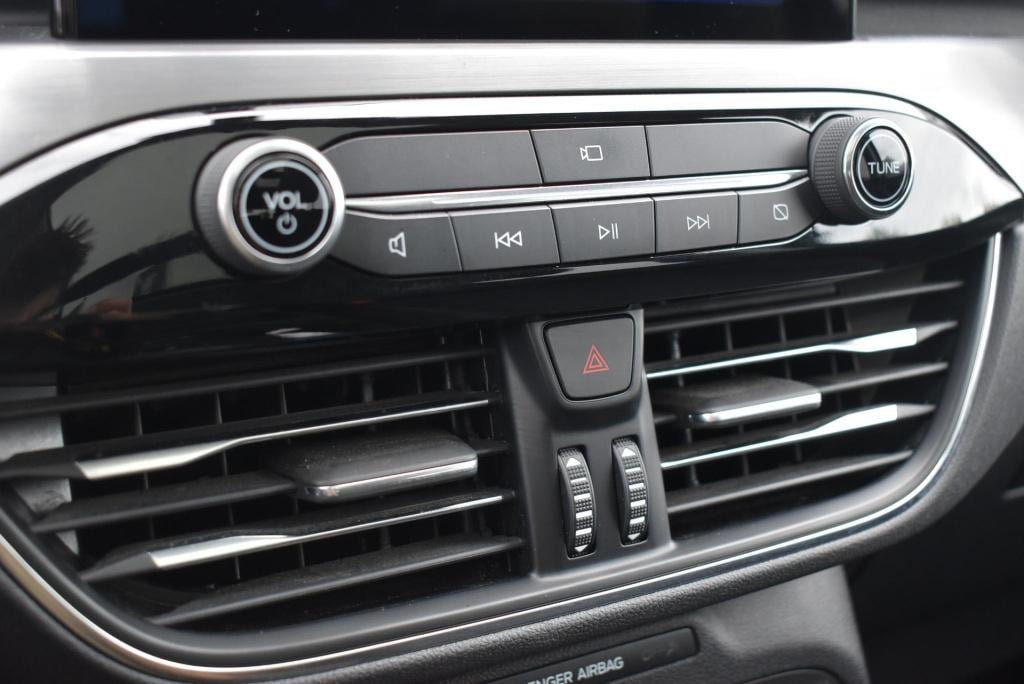 Ford Kuga 2.5 phev titanium x | climate control | adaptive cruise control |