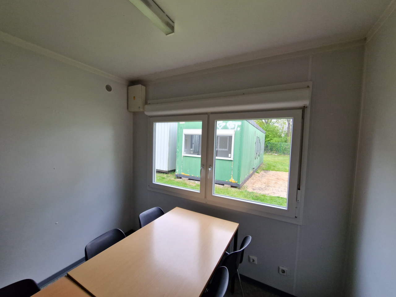8x3m kantoorunits / woonunit / uitvoerderskeet / bouwkeet