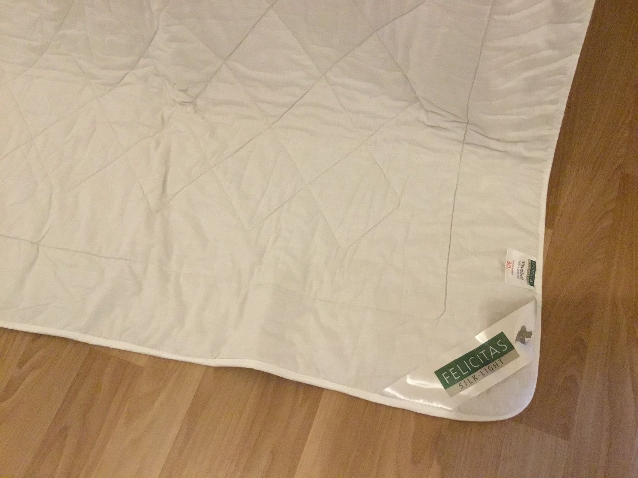 Dekbed + Dekbedovertrek.    Nieuw
