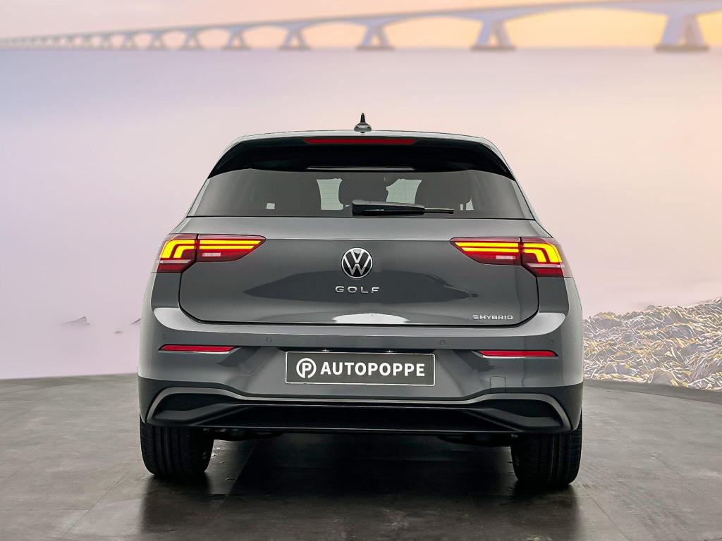 Volkswagen Golf life edition plug in hybride 204 pk