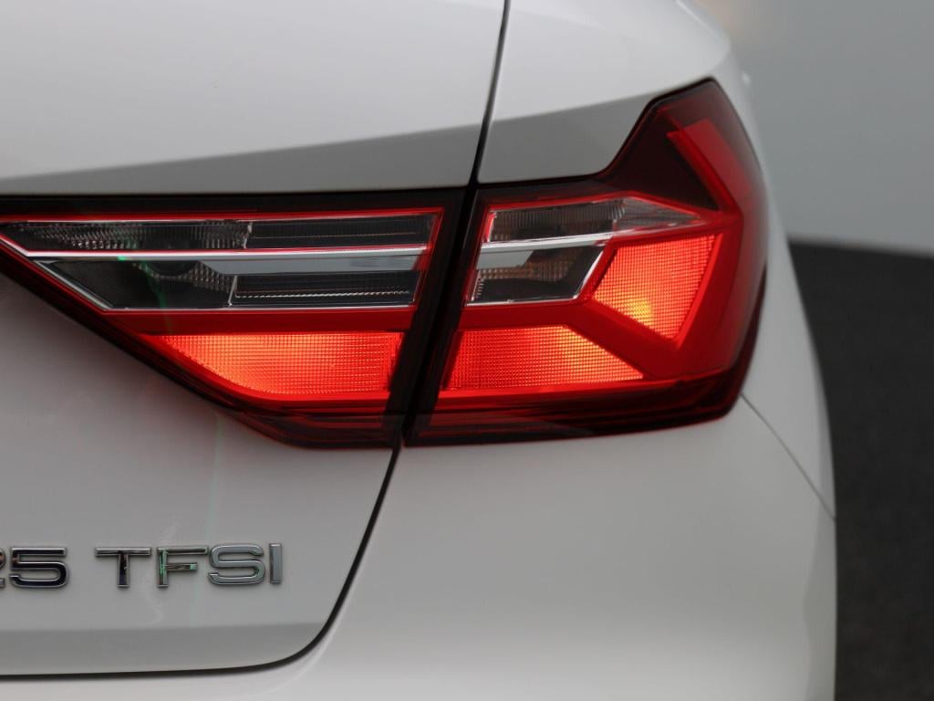 Audi A1 Sportback 1.0 25 tfsi 70kw | virtual cockpit | parkeer sensoren | c