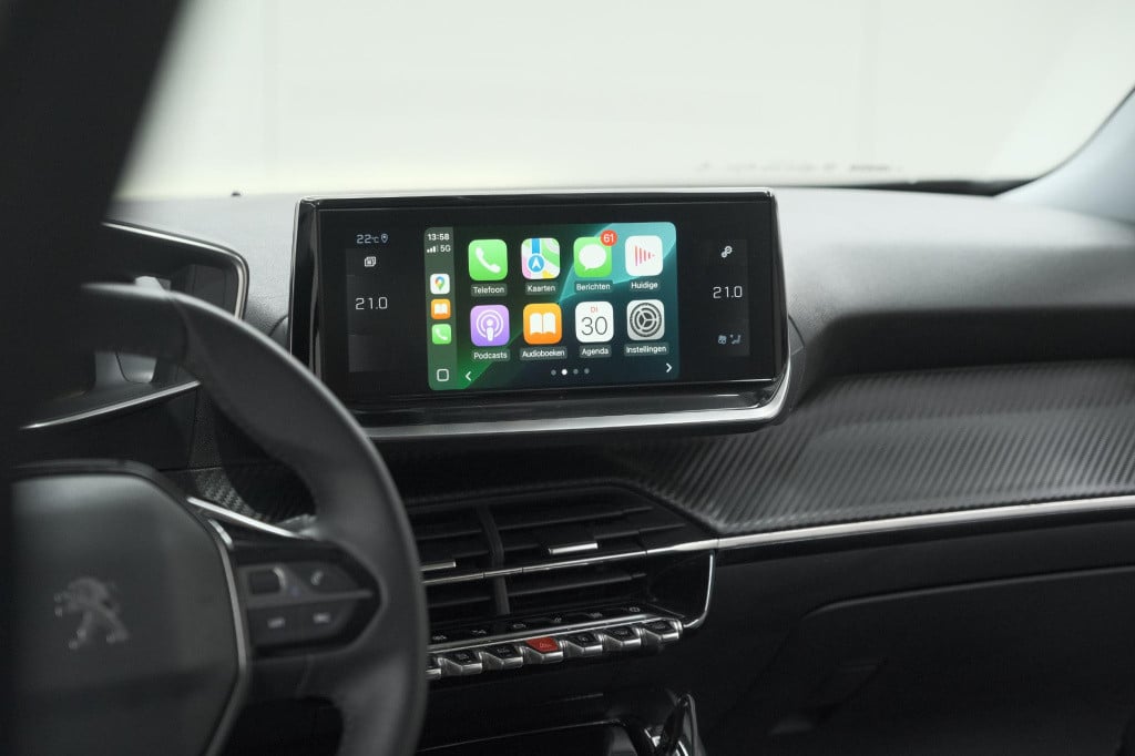 Peugeot 2008 puretech 102 allure pack | camera | apple carplay | parkeersen