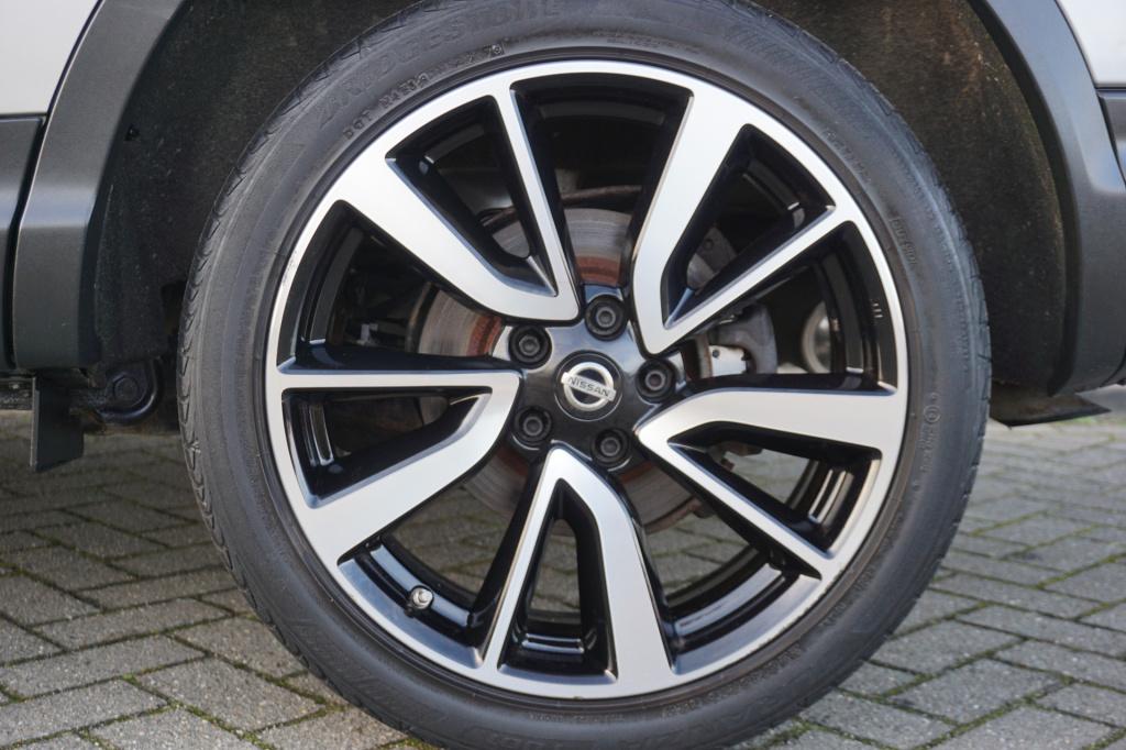 Nissan Qashqai 1.2 tekna - automaat / climate / navi / cruise / leder / cam