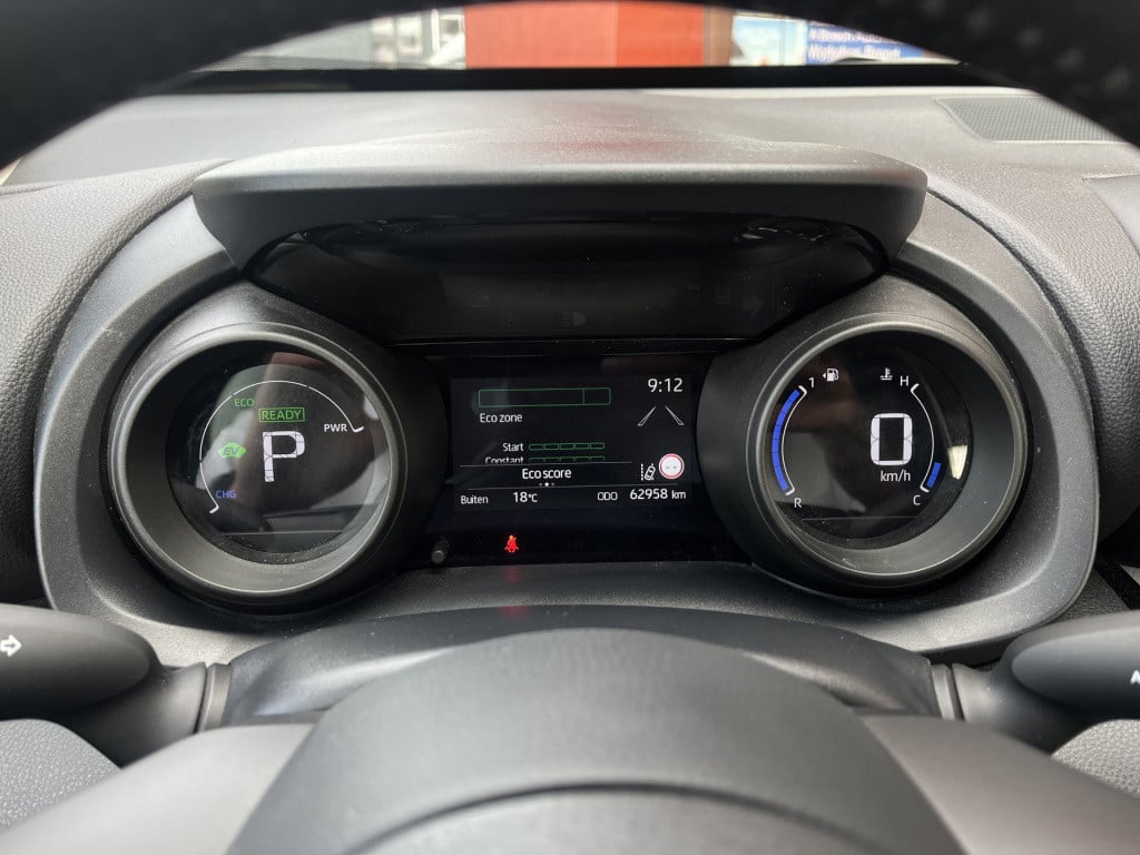 Toyota Yaris Cross 1.5 hybrid comfort | carplay | camera | acc | climate