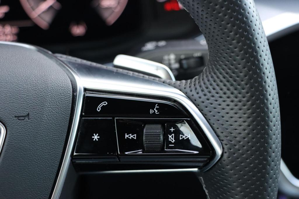 Audi A6 avant 55 tfsi e quattro s edition competition 367pk