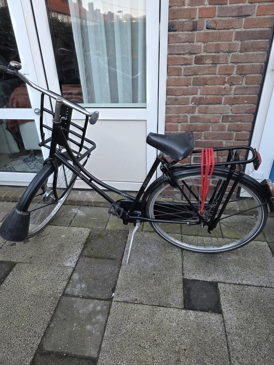 Dames fiets met voordrager 28 inch met trap rem achter-Nieuw slot
