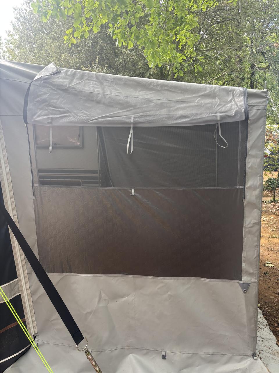 Voortent hypercamp Milaan 300 incl aanbouw