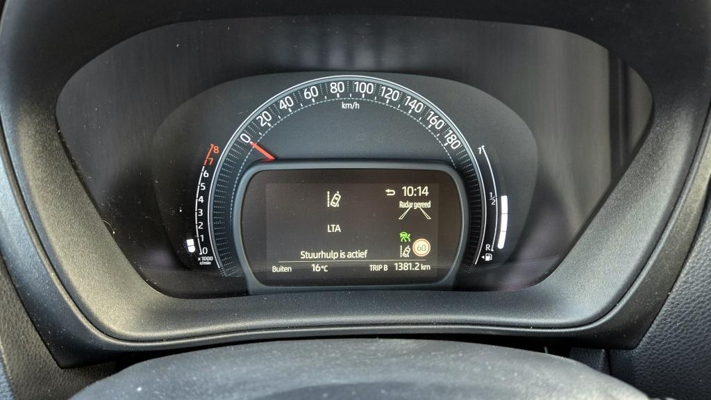 Toyota Aygo x 1.0 vvt-i mt play | camera | lane assist | acc | 17 inch | ai