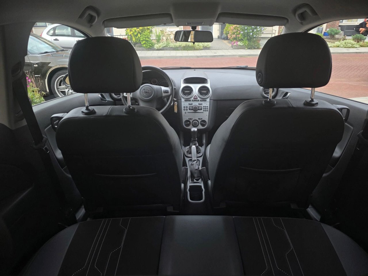 Tekoop zeer mooie Opel Corsa 1.2i 16V Anniversary Edition