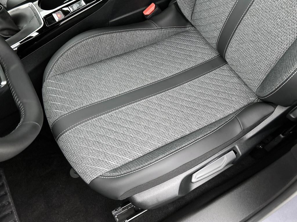 Peugeot 2008 100 pk allure | keyless entry | parkeersensoren voor + achter 
