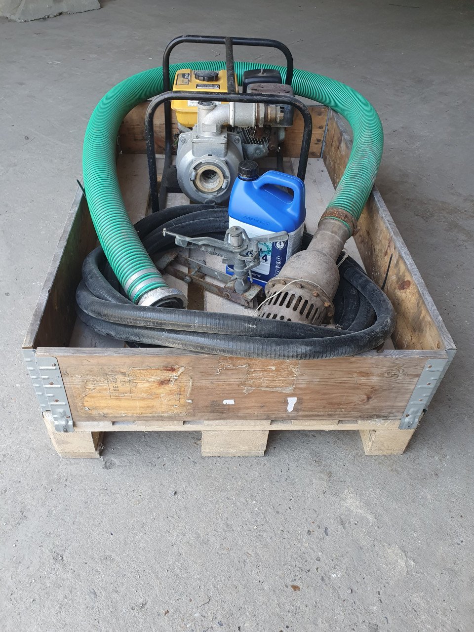 Water opvoer of beregeningspomp, watersproeier compleet set.