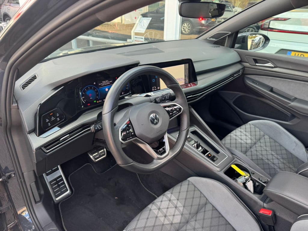 Volkswagen Golf 1.5 etsi r-line business