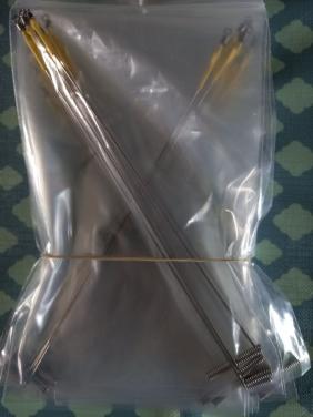 Verenstaal afhouders van +/- 20cm lang .