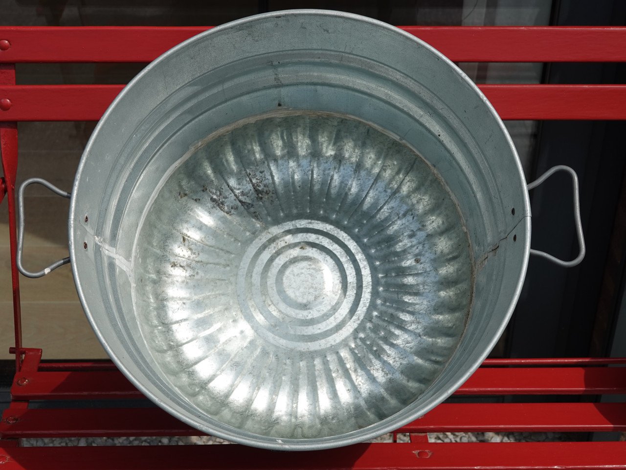 Feestje? Gegalvaniseerde grote ronde teil met gave industriele look