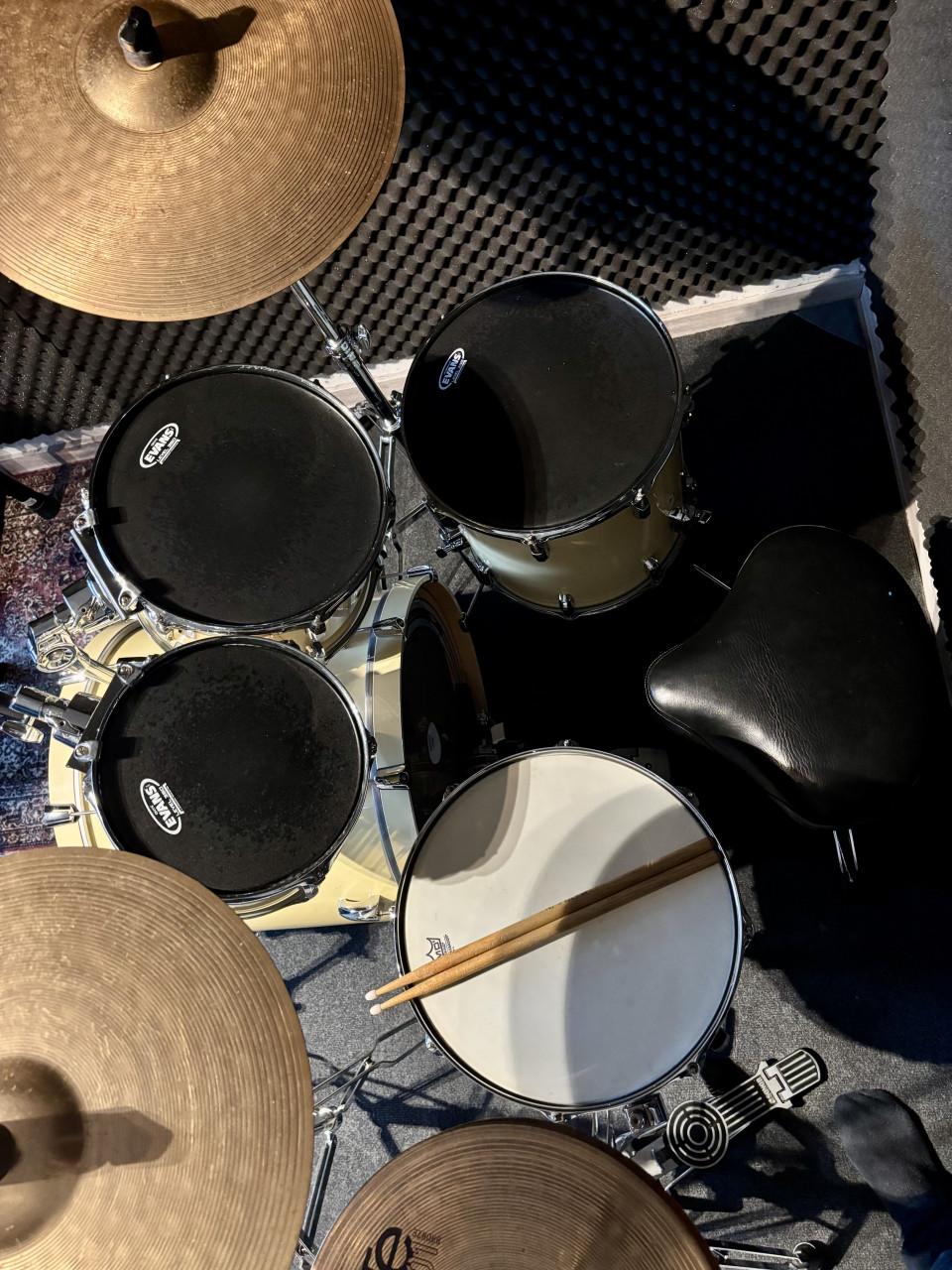 Pearl Vision + Paiste 201 bekkenset