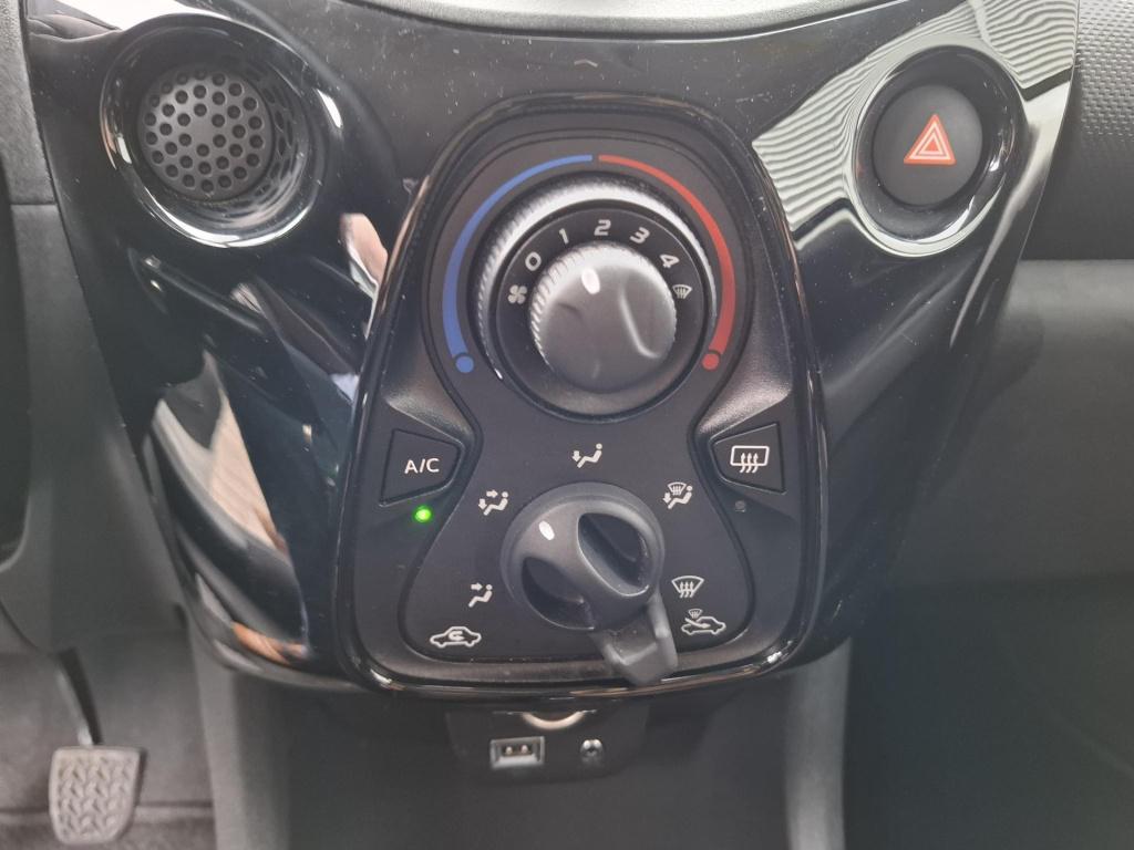 Citroen C1 1.0 vti 72 pk feel 5-drs airco/led/bluetooth