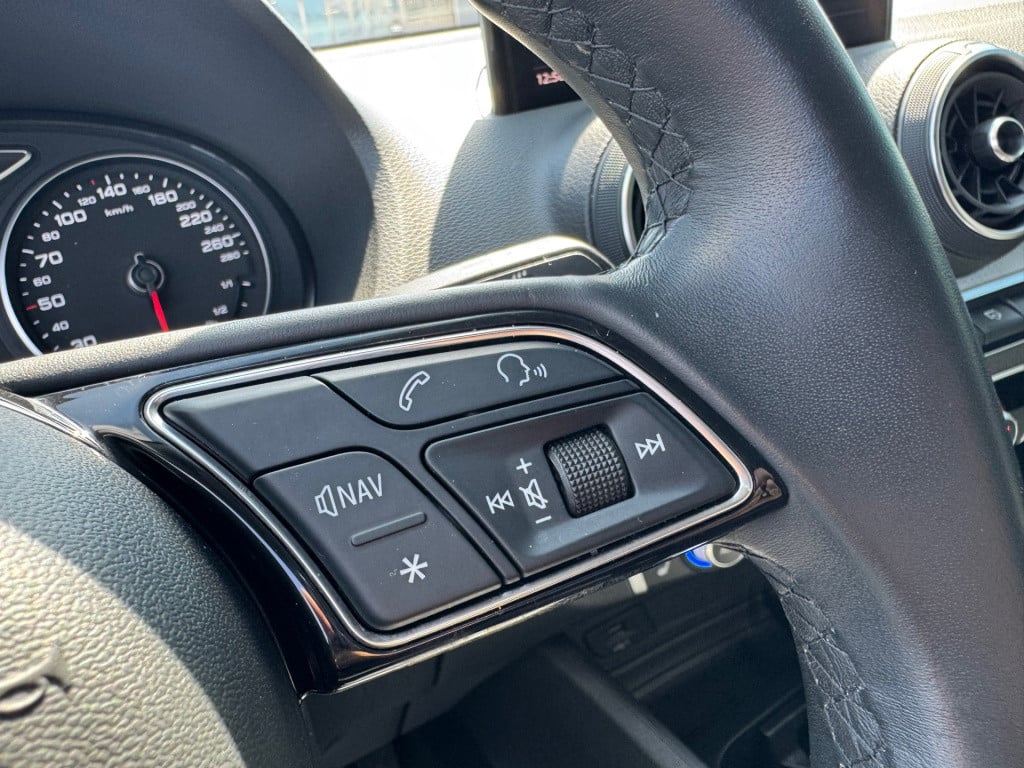 Audi Q2 35 tfsi advanced * led * camera * stoelverwarming * adaptieve cruis
