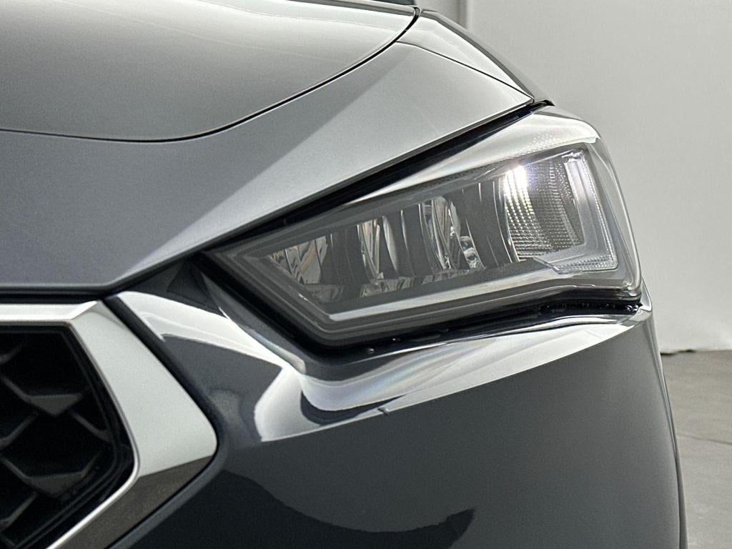 Seat Leon style business intense 1.5 tsi ehybrid 150 kw / 20