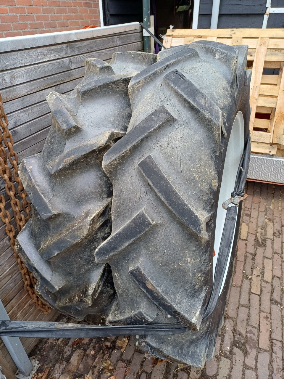 Dubbellucht, velgen met banden Molcon