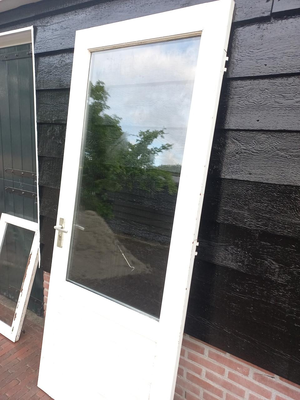 Hard houten buitendeur