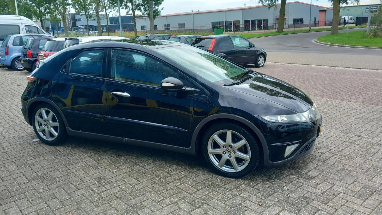 Honda Civic 1.8 Sport 5deurs bj:2006 airco lm-velgen apk 7-2027 !!