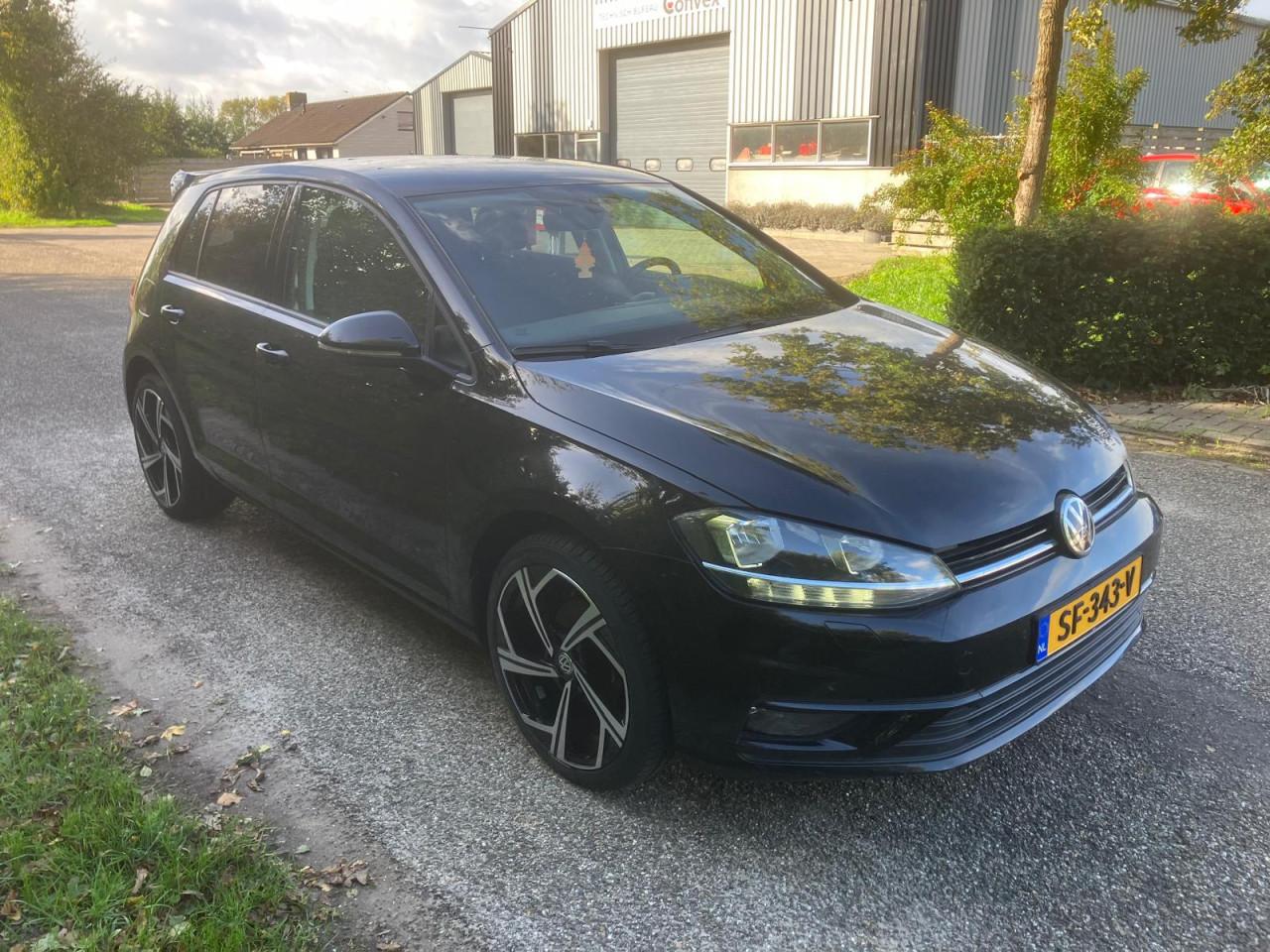 Volkswagen Golf 1.0Tsi