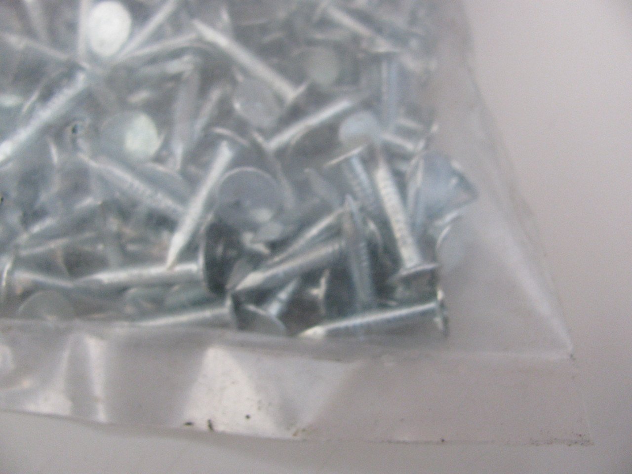 Asfalt nagels