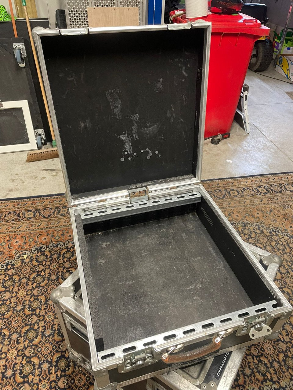 Professionele Flightcase / Koffer – AED Rental