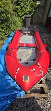 Zodiac futera MK II met buiten boord motor.