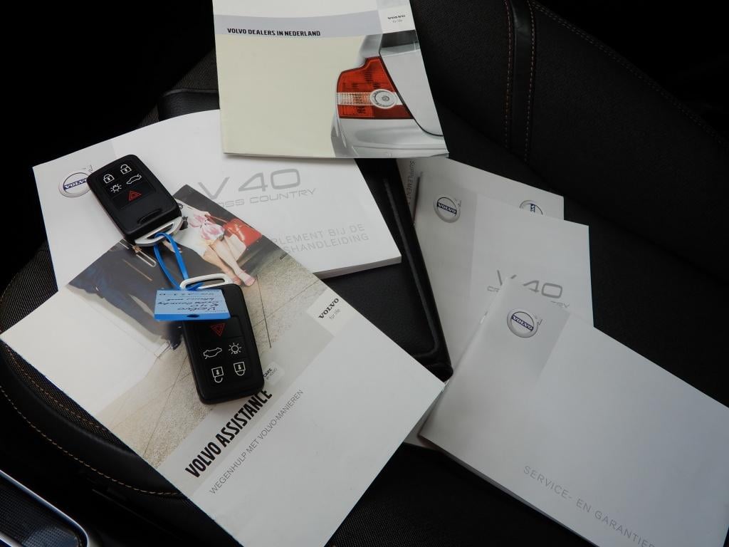 Volvo V40 cross country 1.5 t3 nordic+ | nl auto | lage km stand | dealer o