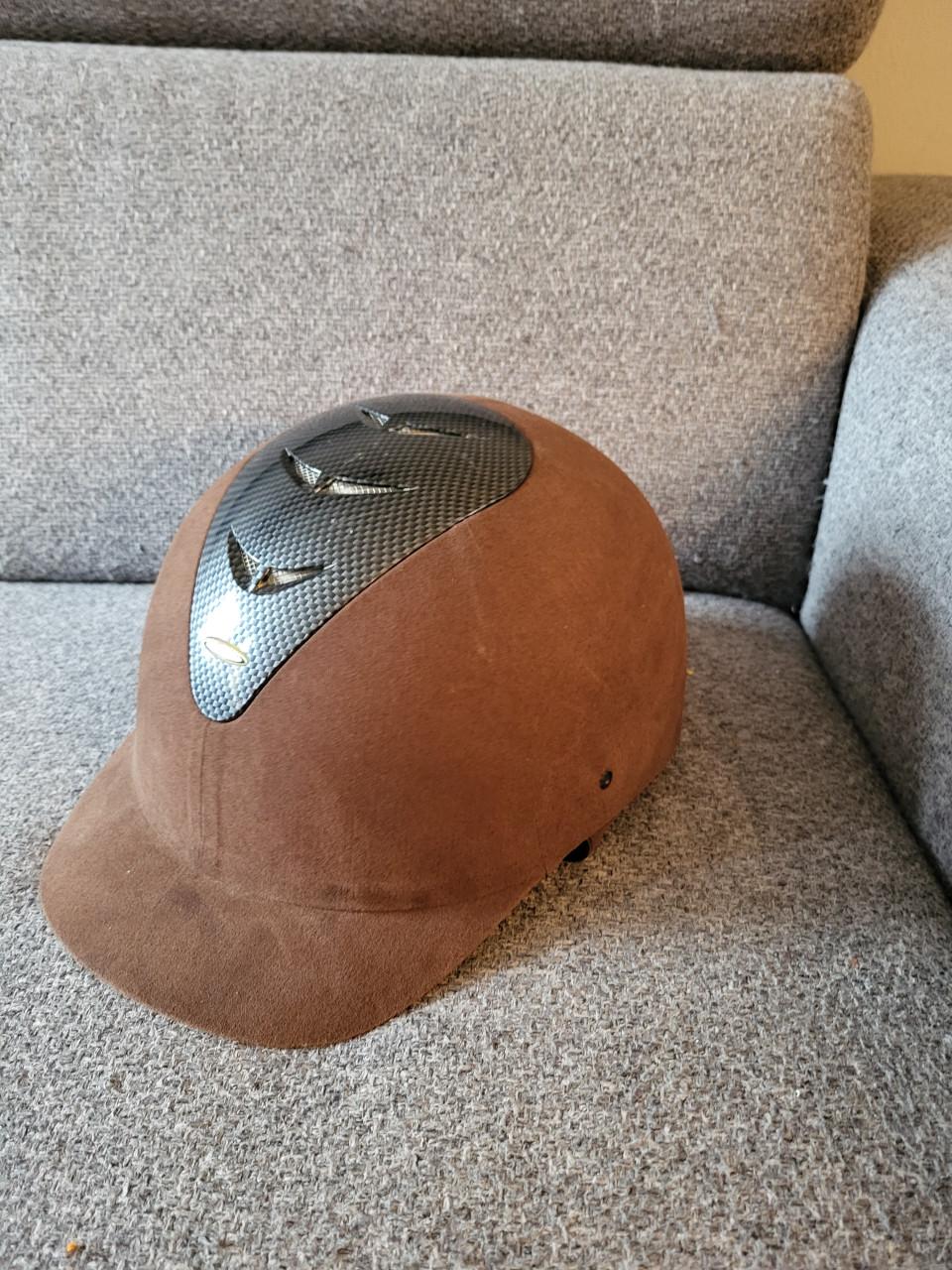 2 x cap   1 x hv polo    1xhorka