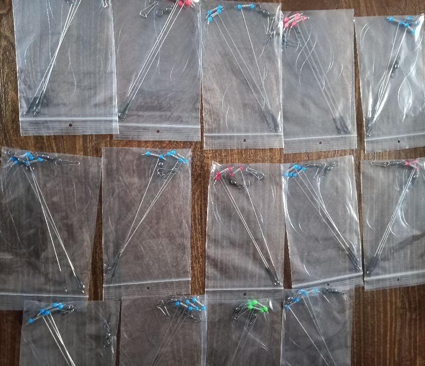 Heb nog een 14 tal onderlijnen met rvs afhouders.