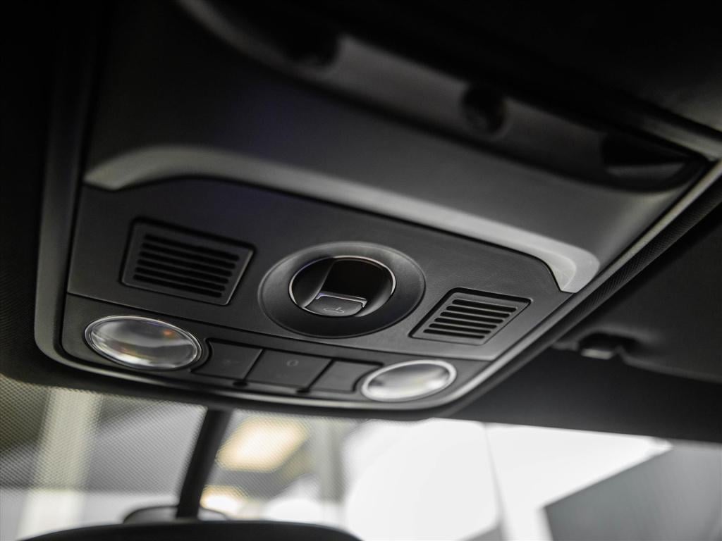 Volkswagen Scirocco 2.0 tsi 265 pk r | kuipstoel | dyna-audio | panoramadak